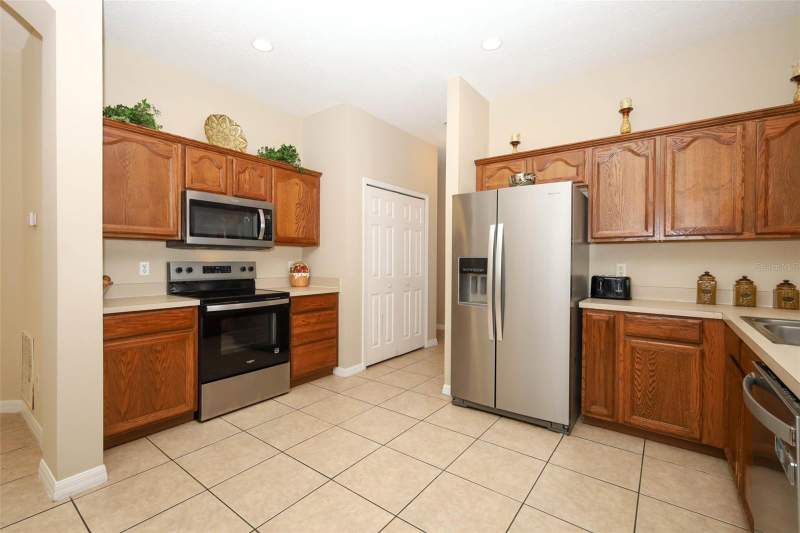 4 bedroom Single Family Residence at 426 ALEXANDRIA PLACE DRIVE, ALEXANDRIA PLACE I, APOPKA — photo 5