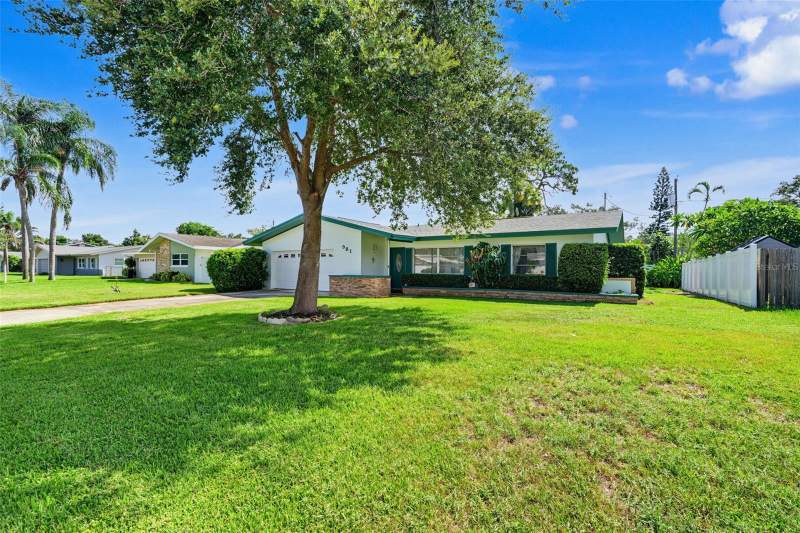 3 bedroom Single Family Residence at 981 Stephen Foster Drive, Suburban Estates 4th Add, Largo — photo 2