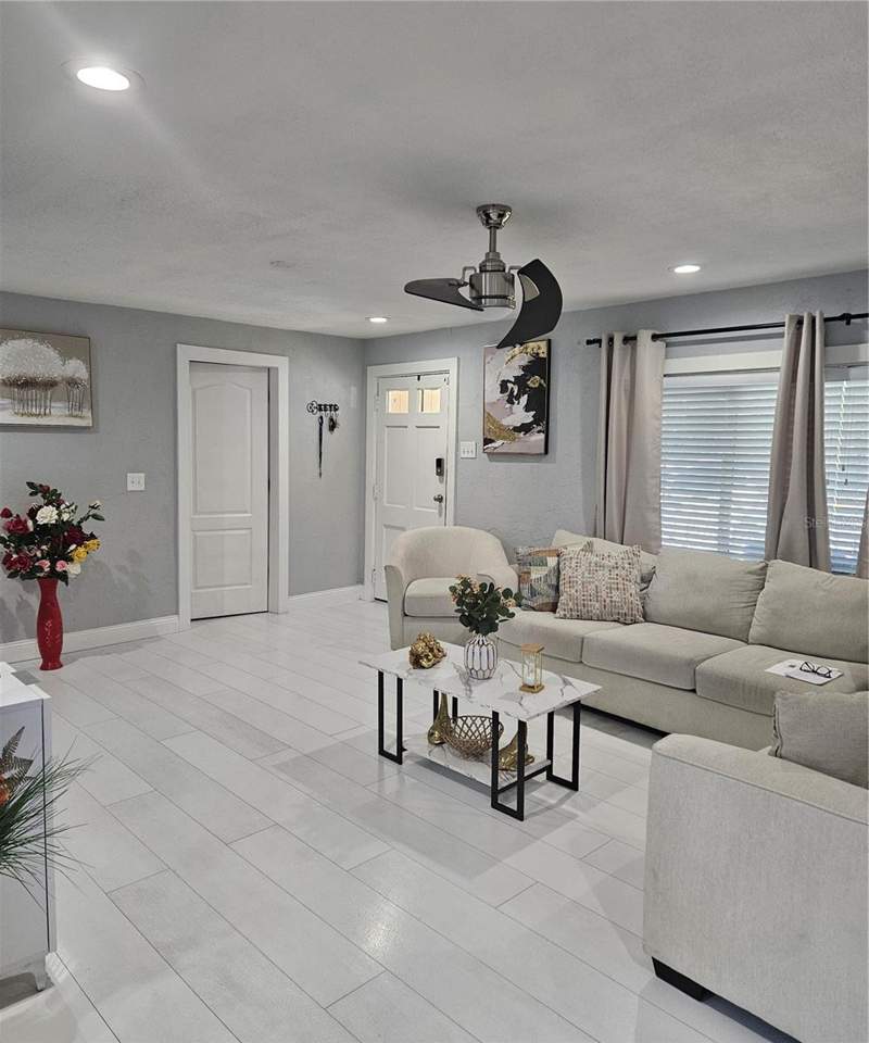 4 bedroom Single Family Residence at 9306 Forest Hills Drive, Tampas North Side Country Clu, Tampa — photo 3