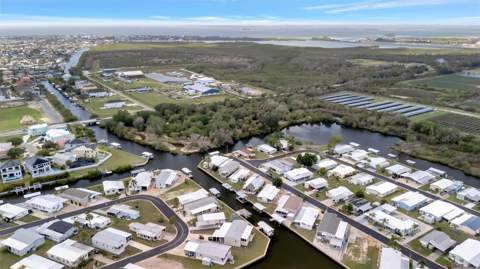 162 S Saint Thomas Circle, Apollo Beach FL - photo 23 of 26
