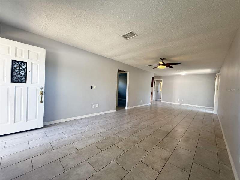 3 bedroom Single Family Residence at 1348 Friend Avenue, Cleveland Grove Blk 7, Clearwater — photo 3