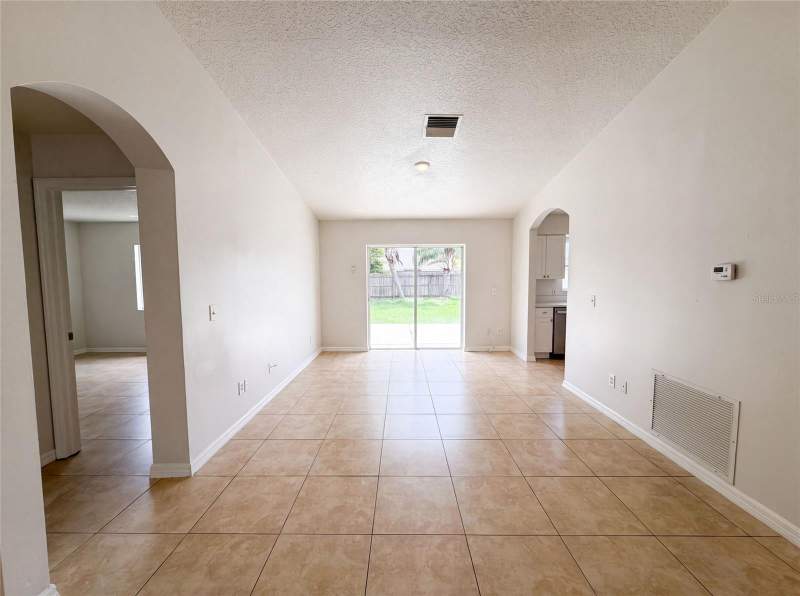 3 bedroom Single Family Residence at 13236 Pike Lake Drive, Summerfield Villg 1 Trct 35, Riverview — photo 5