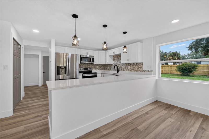 4 bedroom Single Family Residence at 11317 Sylvan Green Lane, Riverview, Riverview — photo 5