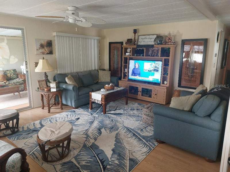 2 bedroom Mobile Home at 184 Independence Avenue #8, Lake Tarpon Mobile Home Village, Palm Harbor — photo 3