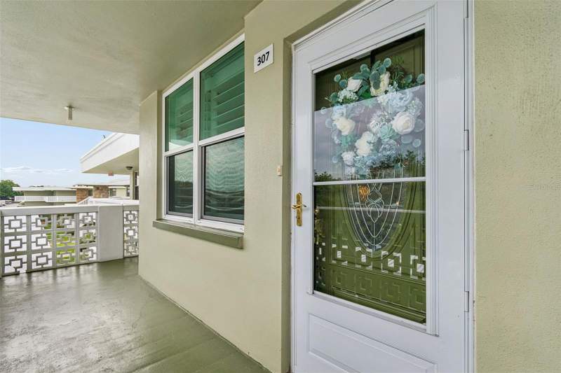 1 bedroom Condominium at 4885 1st St NE #307, Winston Park Northeast, St Petersburg — photo 3
