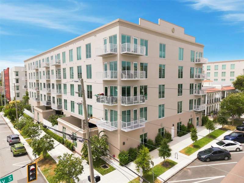 2 bedroom Condominium at 600 3rd Avenue #302, Castille Urbana Condo, St Petersburg — photo 3