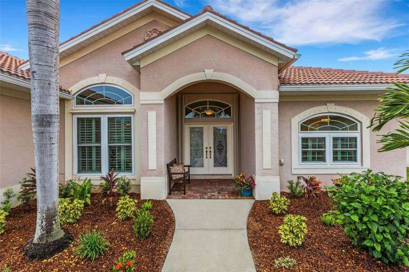 3 bedroom Single Family Residence at 716 Silk Oak Drive, The Lakes Of Jacaranda, Venice — photo 2