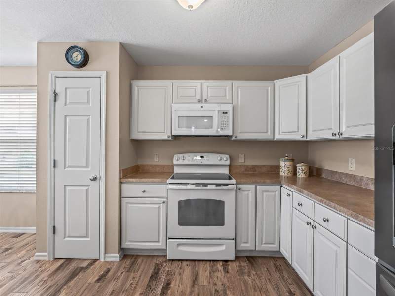 3 bedroom Single Family Residence at 1906 Harston Trail, The Villages, The Villages — photo 4
