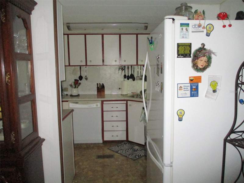 2 bedroom Mobile Home at 38513 Willoughby Drive, Shady Oaks Mobile Modular Estates, Zephyrhills — photo 3