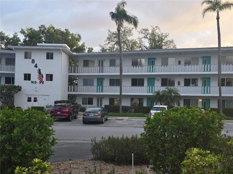 1 bedroom Condominium at 8454 111th Street #209, Seminole Garden Apts Co-Op, Seminole — photo 2
