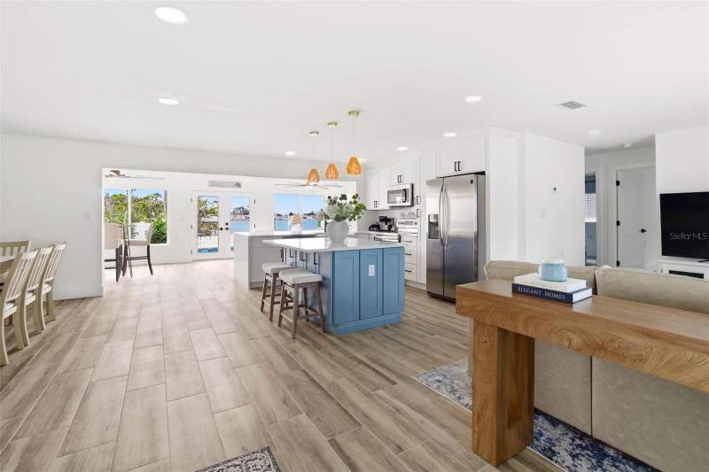 4 bedroom Single Family Residence at 650 64th Avenue, Three Palms Point, St Pete Beach — photo 5