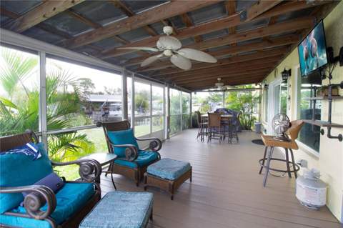 318 Circle Drive, Palm Harbor FL - photo 16 of 38