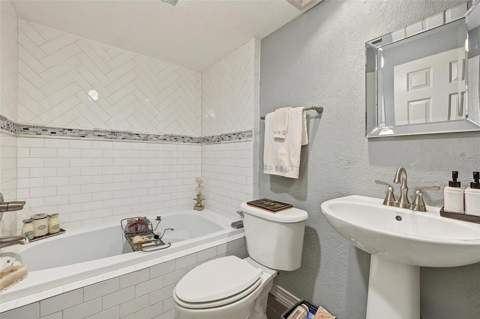 10399 Paradise Boulevard #107, Treasure Island FL - photo 8 of 29