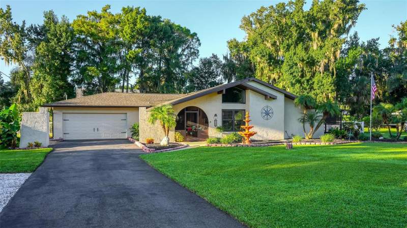 3 bedroom Single Family Residence at 8106 Spring Drive, Sun Eden, Yalaha — photo 1