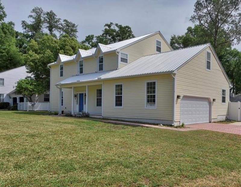 5 bedroom Single Family Residence at 525 SE 61st Court, Peppertree Village, Ocala — photo 2