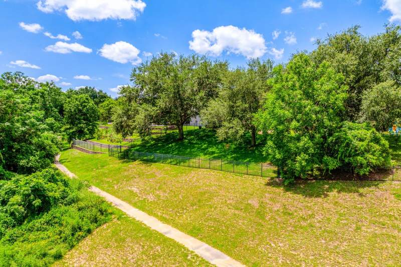 4 bedroom Single Family Residence at 825 PARKSIDE POINTE BOULEVARD, PARKSIDE AT ERROL ESTATES SUB, APOPKA — photo 4