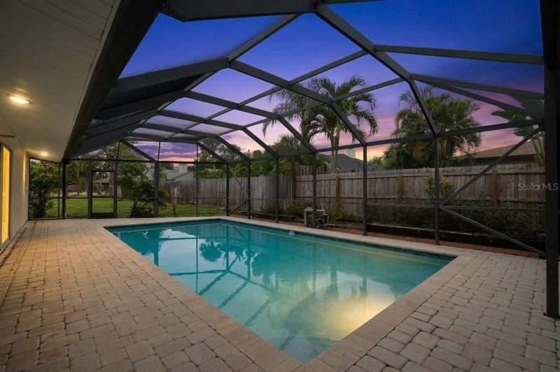 5 bedroom Single Family Residence at 1804 Baywood Drive, Bay View Acres, Sarasota — photo 2