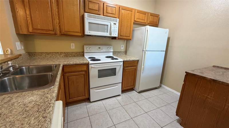 3 bedroom Condominium at 9523 Grovedale Circle #101, Villages Of Bloomingdale Condo, Riverview — photo 5