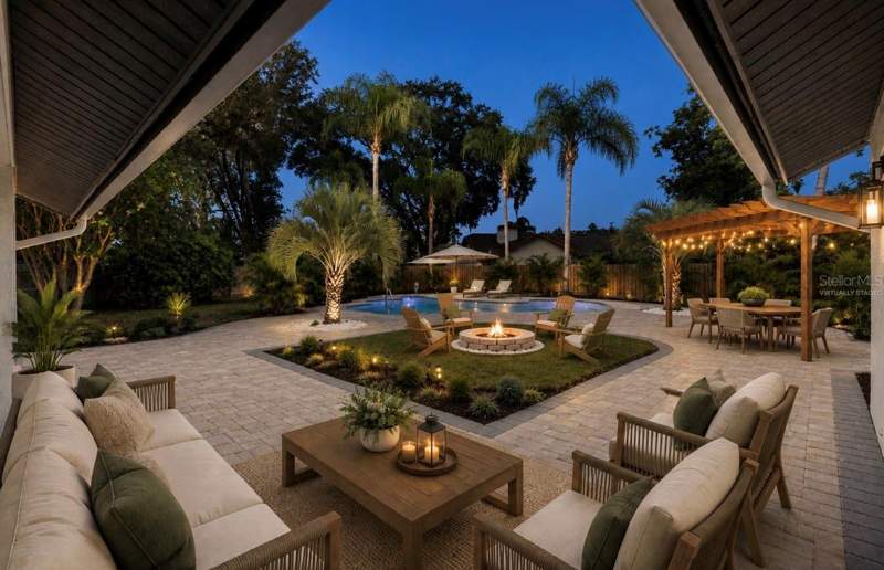 5 bedroom Single Family Residence at 18107 Woodcreek Place, The Manors At Crystal Lakes, Lutz — photo 4