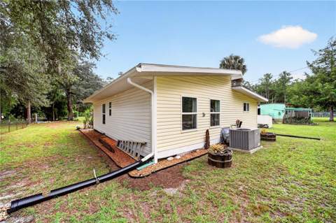 16447 NE 141st Terrace, Fort Mc Coy FL - photo 7 of 64