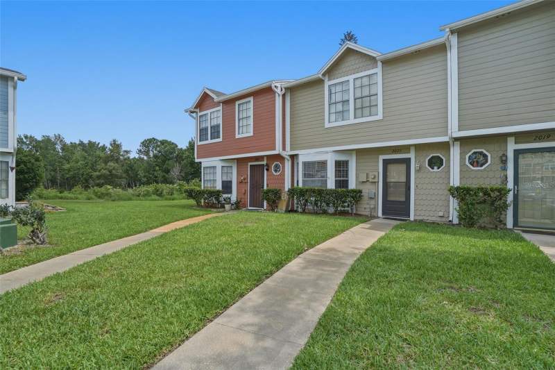 2 bedroom Townhouse at 2025 Waterleaf Street, Whisper Lakes, Orlando — photo 2