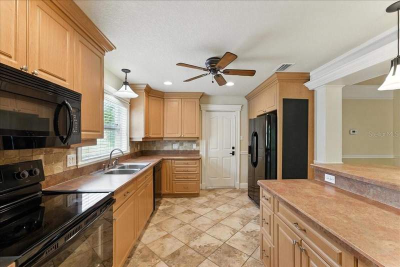 3 bedroom Single Family Residence at 1067 Chokecherry Drive, Oak Forest Unit 2B, Winter Springs — photo 5