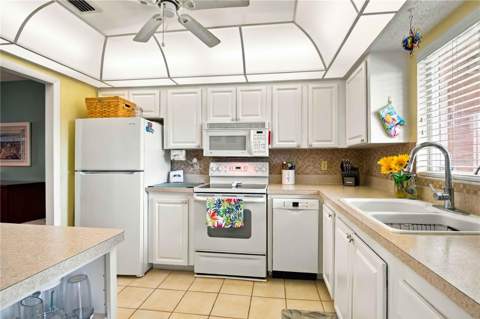 3617 Lake Bayshore Drive #401, Bradenton FL - photo 11 of 43