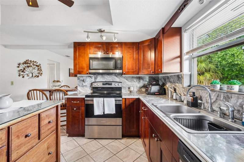 4 bedroom Single Family Residence at 3777 Parkway Boulevard, Lake Padgett Estates East, Land O Lakes — photo 4