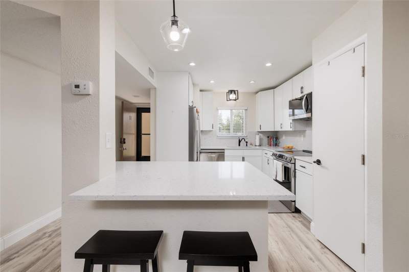 2 bedroom Condominium at 4595 Chancellor Street #114, Lake Overlook Apts, St Petersburg — photo 2