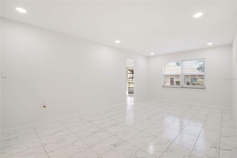 1 bedroom Condominium at 4013 Lake Bayshore Dr #107, Bayshore On The Lake Apartments, Bradenton — photo 4