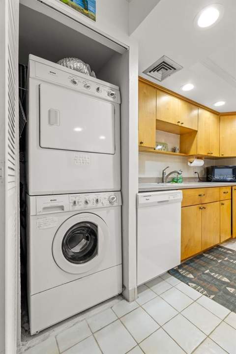 1 Key Capri #104-East, Treasure Island FL - photo 6 of 6
