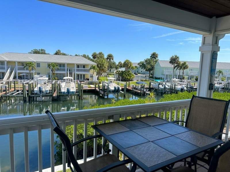 1 bedroom Condominium at 4728 Beach #C, Waterside Coquina Key South, St Petersburg — photo 5