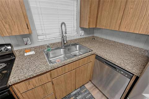 1508 Wildrose Lane, Daytona Beach FL - photo 17 of 46