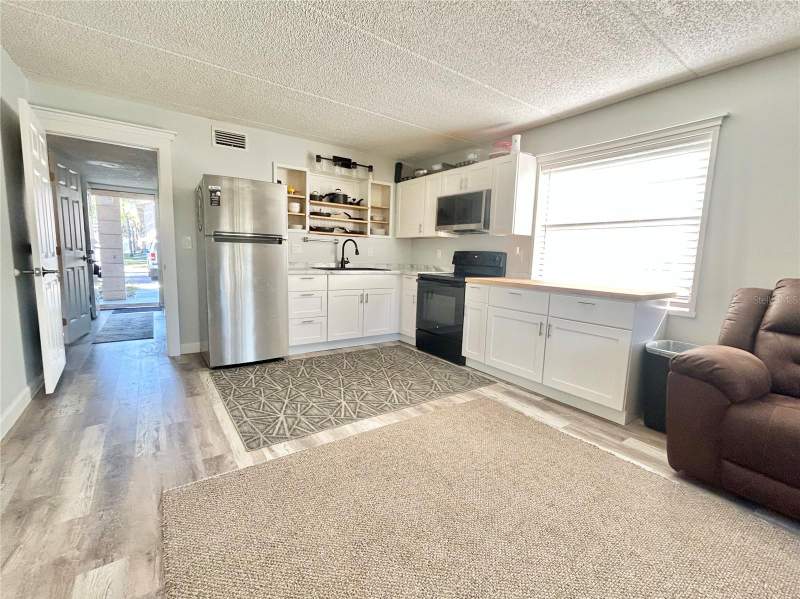 3 bedroom Condominium at 2275 62nd Avenue #101, Chateaux Versailles, St Petersburg — photo 4