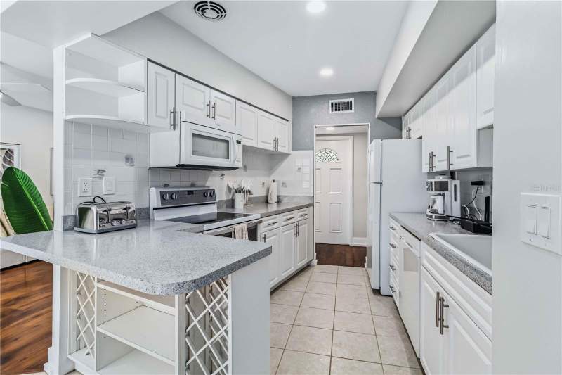 3 bedroom Single Family Residence at 8006 N Ola Avenue, Parkview Estates Rev, Tampa — photo 5