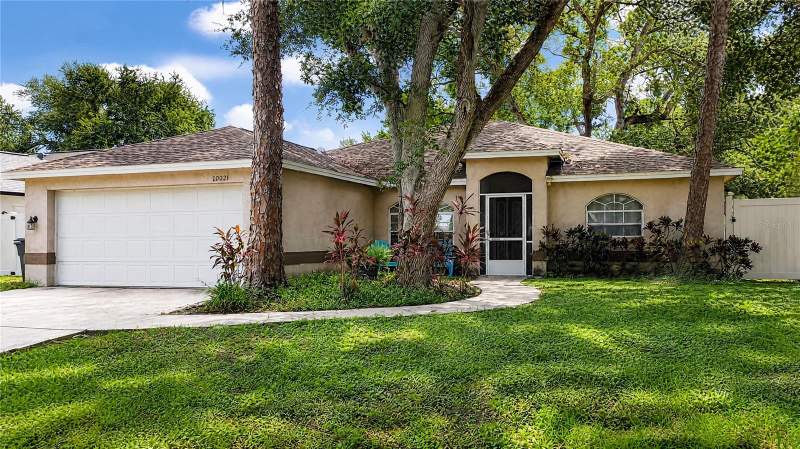 3 bedroom Single Family Residence at 12021 68th Street, Woodbury-Phase I, Largo — photo 2