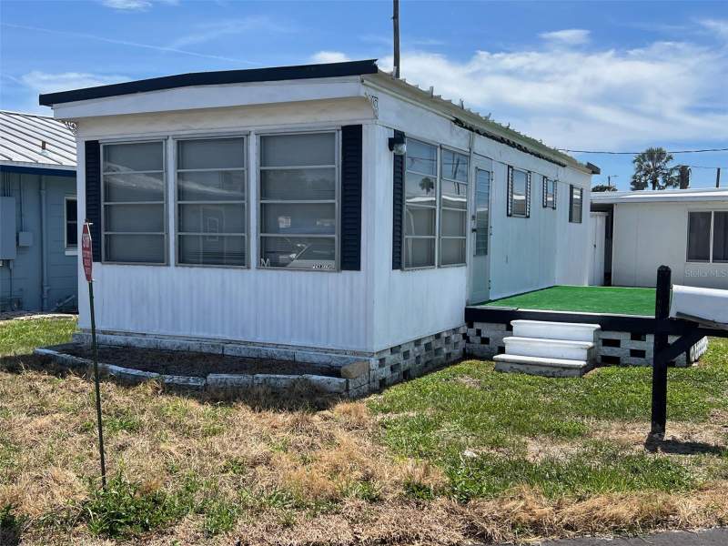1 bedroom Mobile Home at 12674 Seminole Boulevard #M1, Midway Trailer Court Unrec, Largo — photo 2
