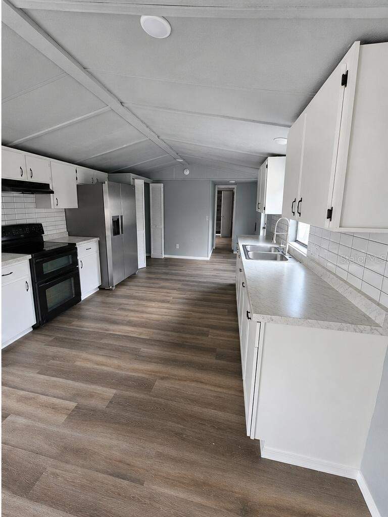 2 bedroom Manufactured Home at 13585 SE 119th Street, Oklawaha Terrace, Ocklawaha — photo 3