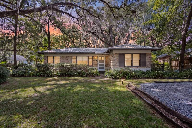 2 bedroom Single Family Residence at 2703 NW 2nd Avenue, Hibiscus Park, Gainesville — photo 2