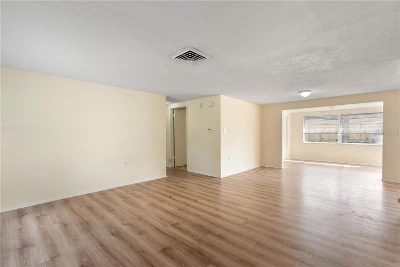 2 bedroom Single Family Residence at 9020 Hunt Club Lane, Regency Park, Port Richey — photo 5