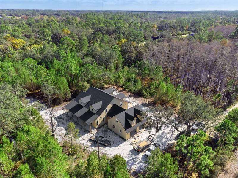 4 bedroom Single Family Residence at 490 RIVERWOODS TRAIL, RIVER WOODS 5 ACRE DEV, CHULUOTA — photo 2