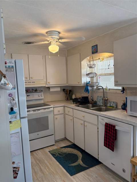 10297 N Lake Drive #79, Largo FL - photo 14 of 33