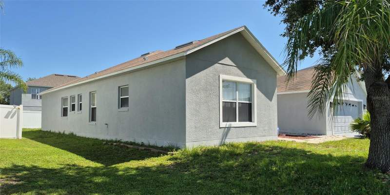 5 bedroom Single Family Residence at 560 Viceroy Court, Poinciana Village 2 Nbhd 3, Kissimmee — photo 2
