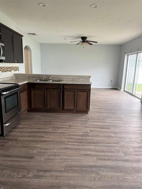 1117 Cambourne Drive, Kissimmee FL - photo 10 of 40