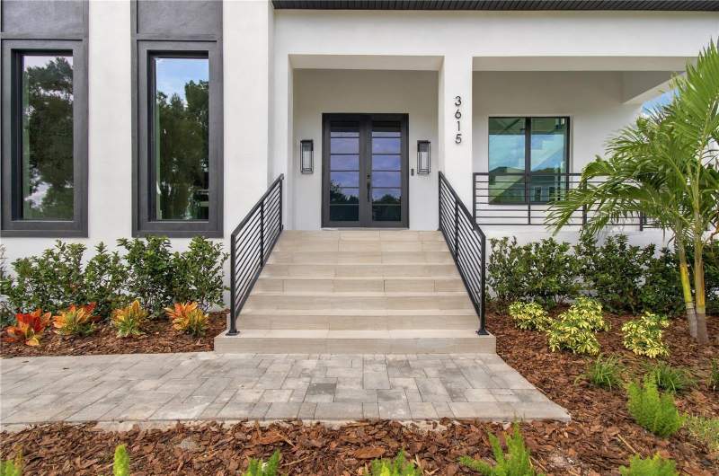 5 bedroom Single Family Residence at 3615 S Lightner Drive, Bel Mar Shores Rev, Tampa — photo 5