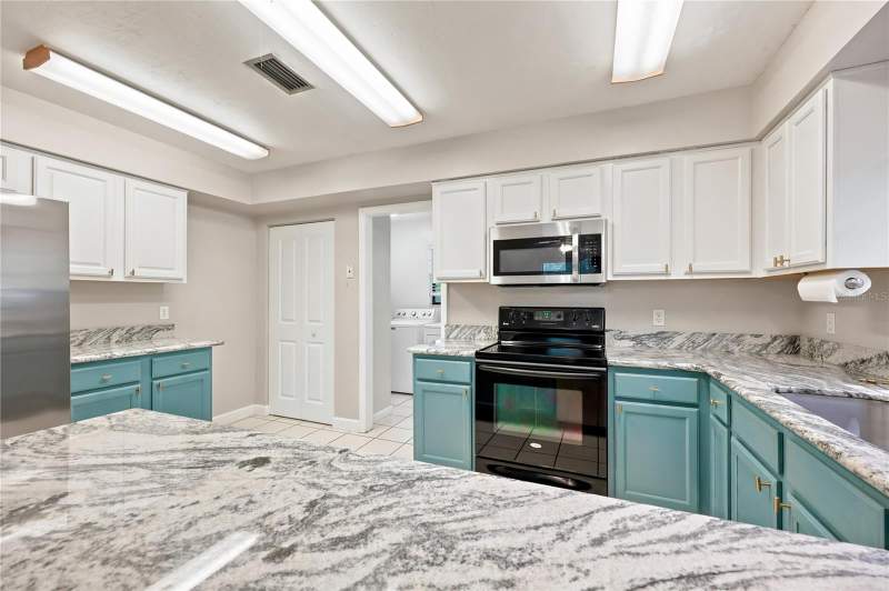 3 bedroom Single Family Residence at 9520 NW 6th Place, Hamilton Heights Unit 5, Gainesville — photo 2