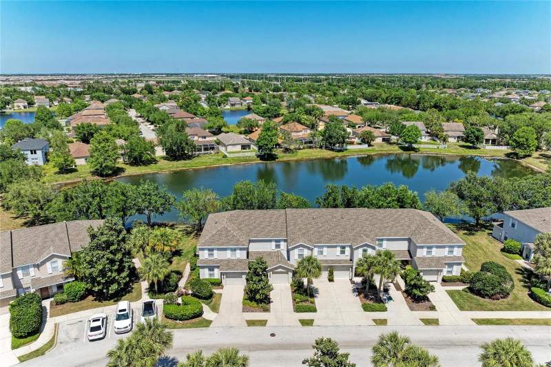 2 bedroom Townhouse at 14830 Skip Jack Loop, Greenbrook Walk Ph 3A, Lakewood Ranch — photo 2