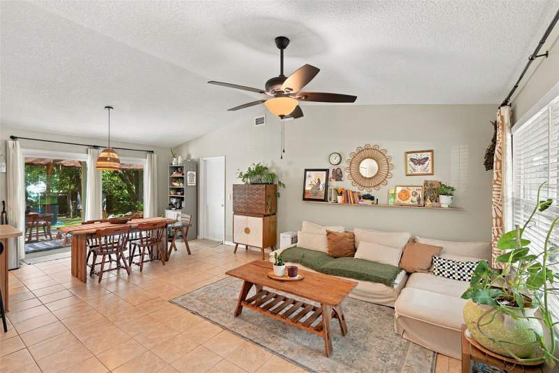 3 bedroom Single Family Residence at 637 Pratt Street, Spring Garden Highlands, Deland — photo 4