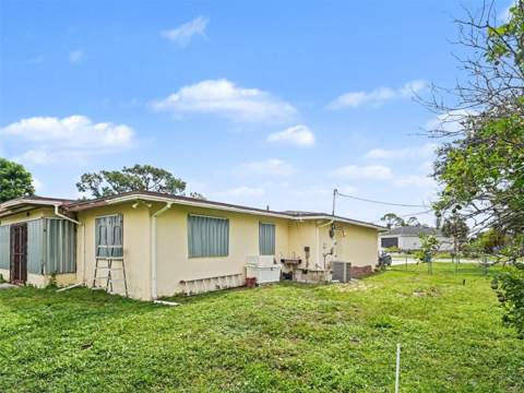 562 E Tarpon Boulevard, Port Charlotte FL - photo 21 of 26