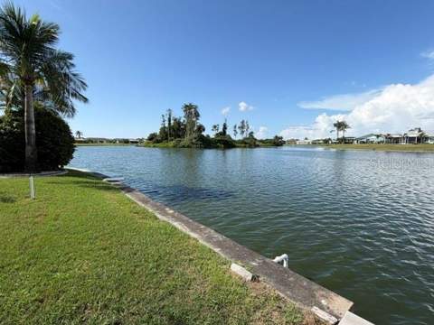 1804 Bunker Hill Drive, Sun City Center FL - photo 6 of 44